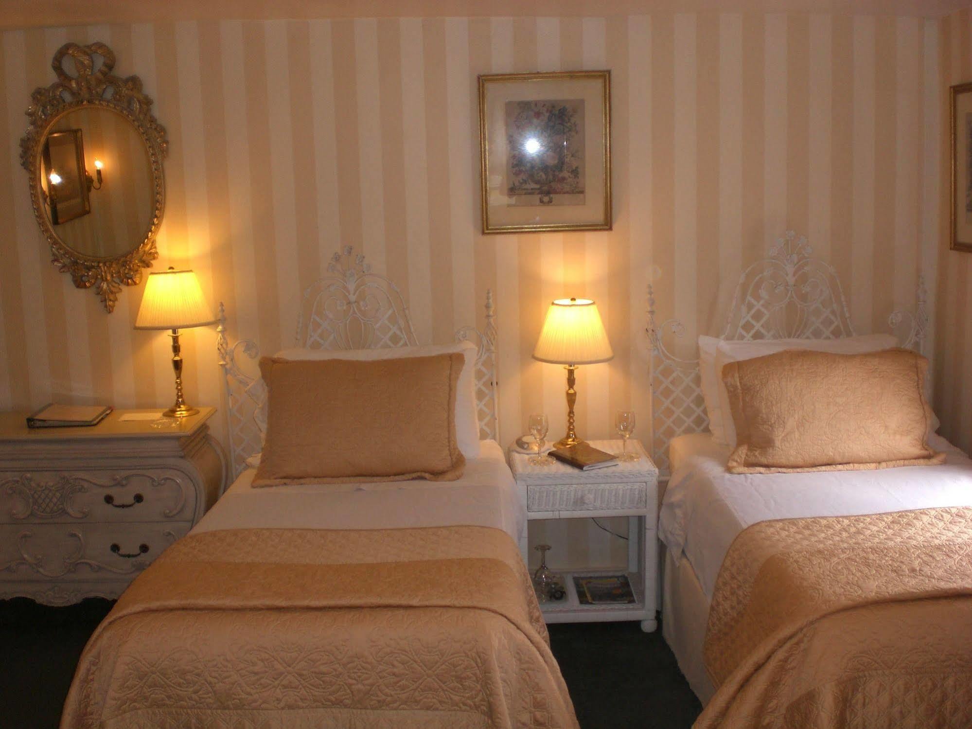 Samuel Durfee House Bed and Breakfast Νιούπορτ Δωμάτιο φωτογραφία
